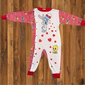 Vintage 1998 Baby Looney Tunes Footed Romper – Baby Bugs & Tweety – Hearts Print